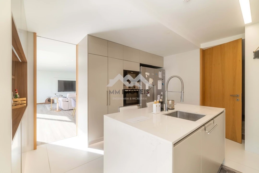 Moradia T4 para Venda em Nogueira e Silva Escura Foto 13