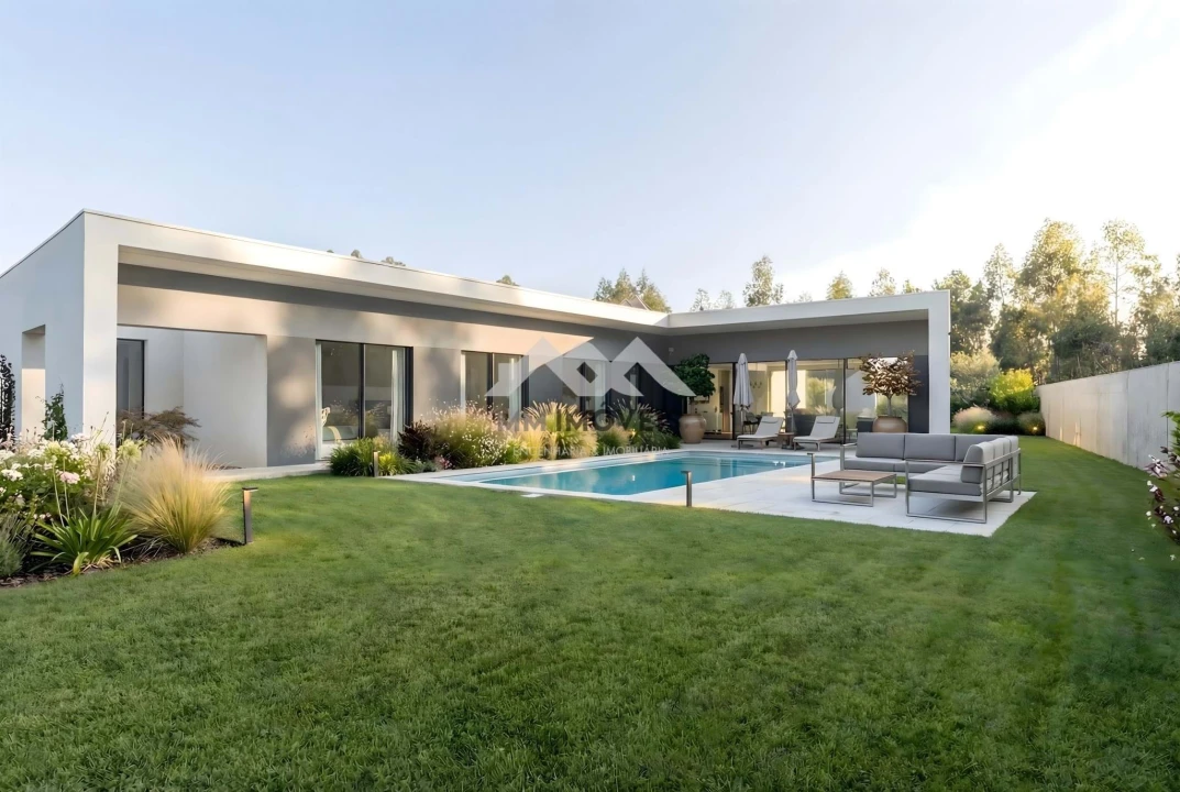 Moradia T4 para Venda em Nogueira e Silva Escura Foto 2