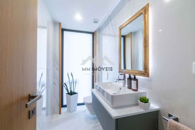 Moradia T4 para Venda em Nogueira e Silva Escura Foto 26