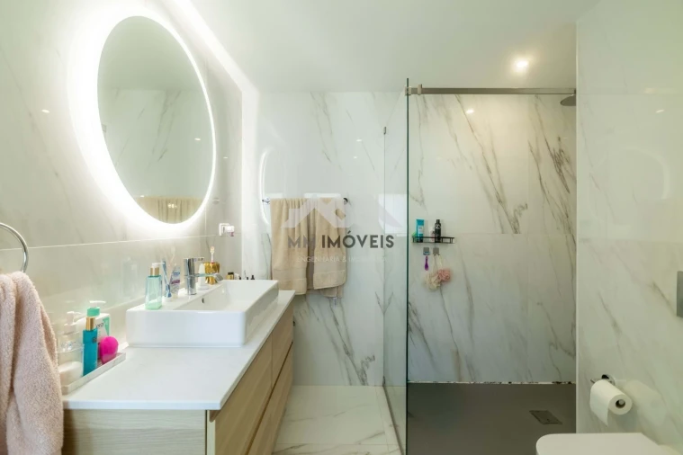 Moradia T4 para Venda em Nogueira e Silva Escura Foto 36