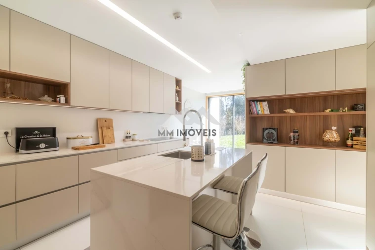 Moradia T4 para Venda em Nogueira e Silva Escura Foto 14