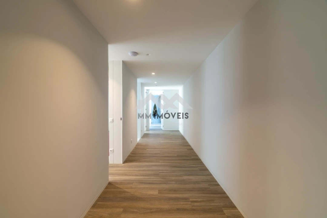 Moradia T4 para Venda em Nogueira e Silva Escura Foto 28