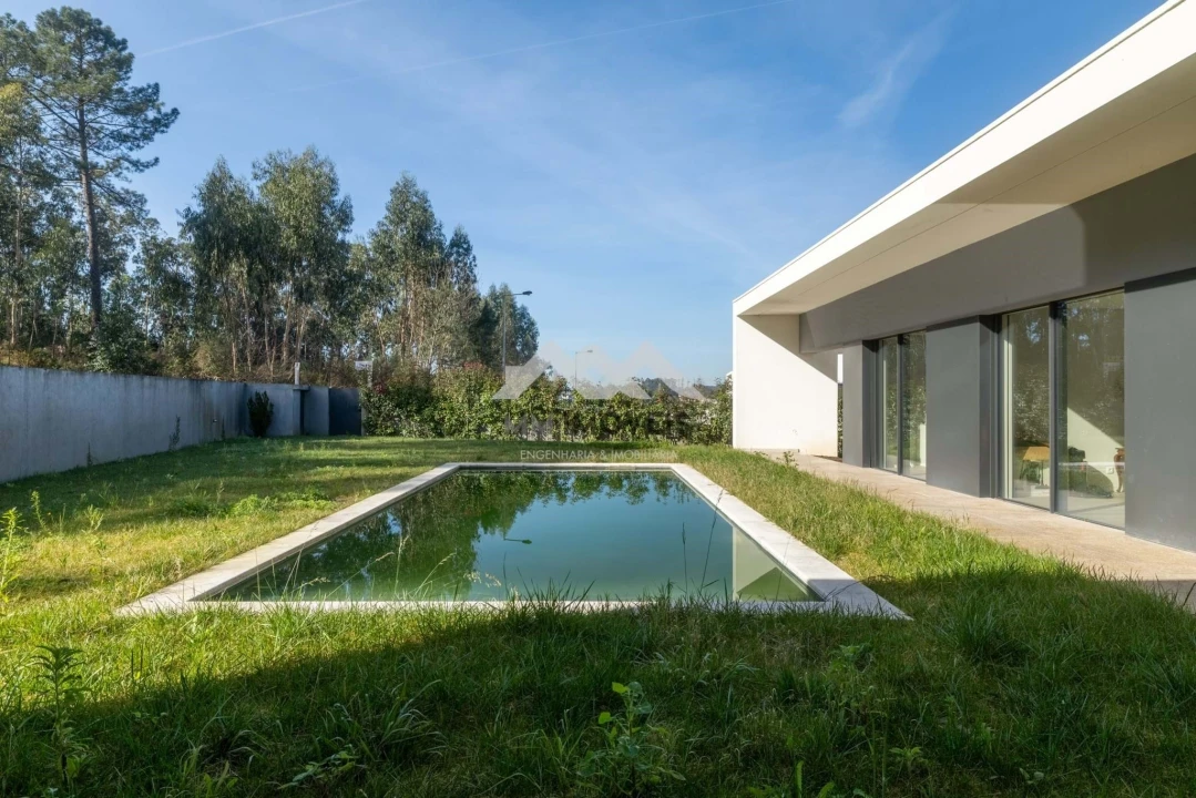 Moradia T4 para Venda em Nogueira e Silva Escura Foto 58