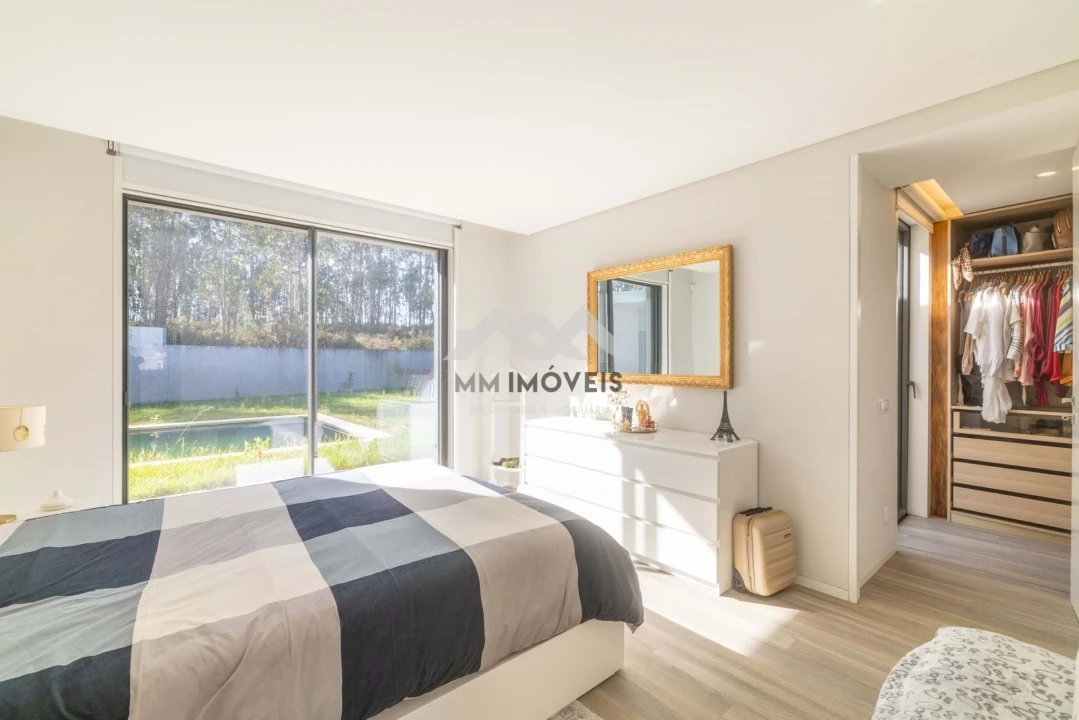 Moradia T4 para Venda em Nogueira e Silva Escura Foto 30