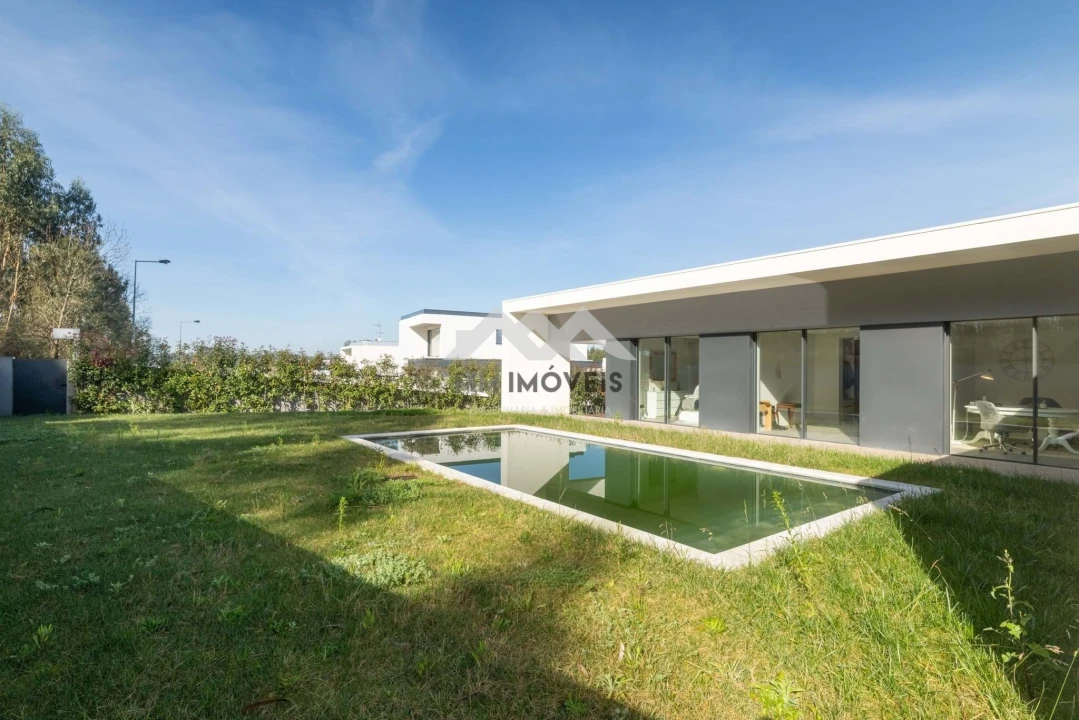 Moradia T4 para Venda em Nogueira e Silva Escura Foto 49