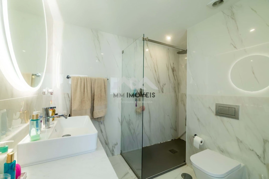 Moradia T4 para Venda em Nogueira e Silva Escura Foto 37