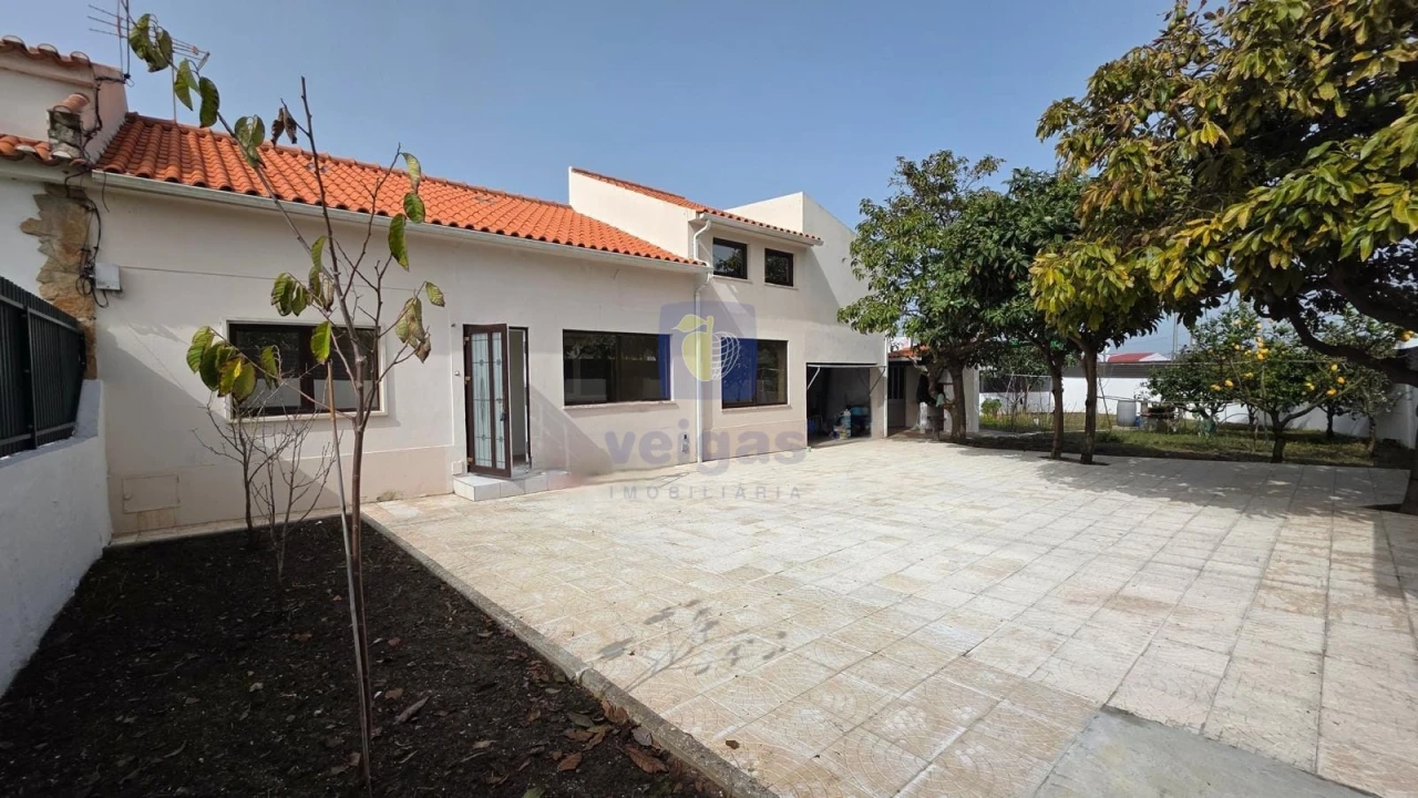 Moradia T5 para Venda em Caldas da Rainha - Santo Onofre e Serra do Bouro Foto 2