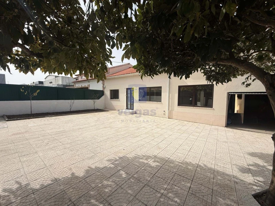 Moradia T5 para Venda em Caldas da Rainha - Santo Onofre e Serra do Bouro Foto 1