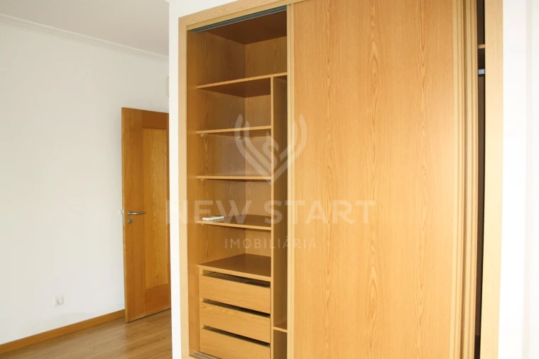 Apartamento T3 para Venda em Pechão Foto 11