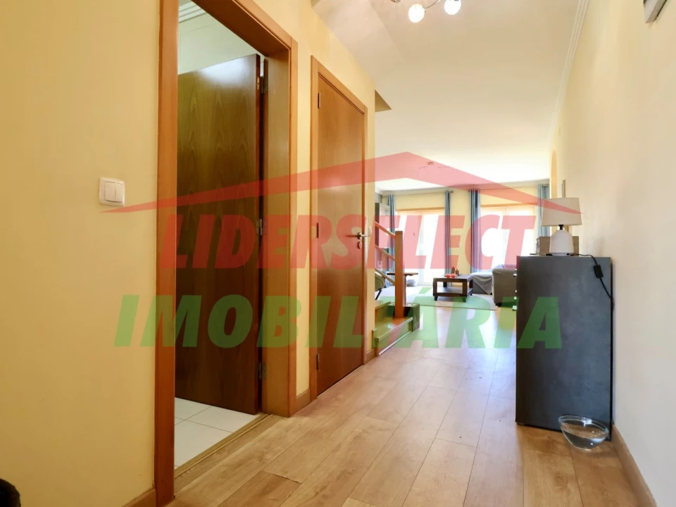 Moradia T3 para Venda em Silveira Foto 11