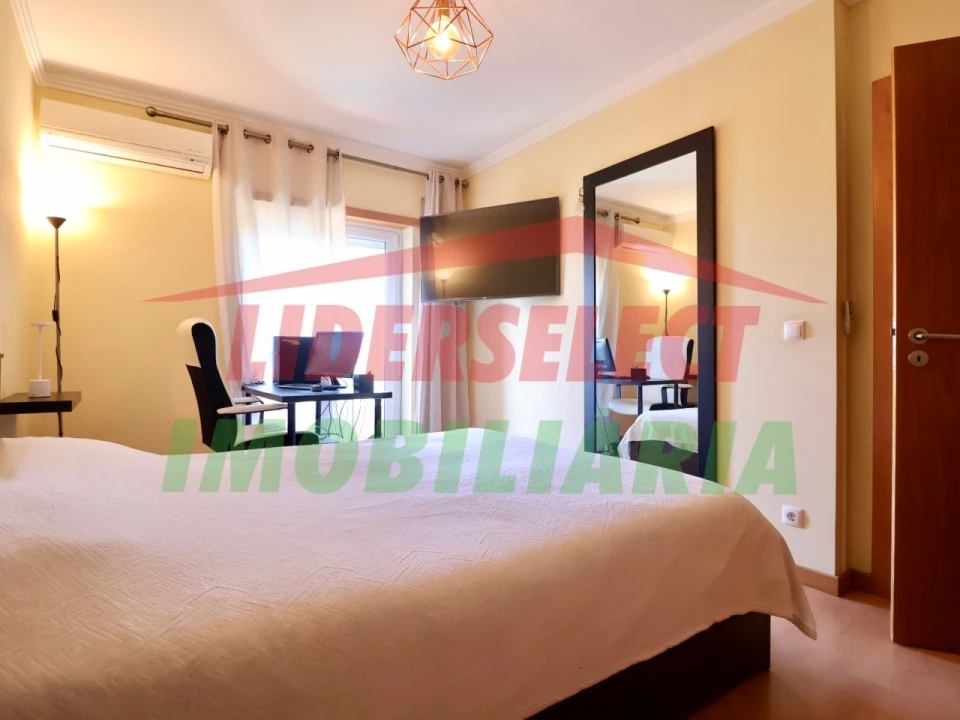 Moradia T3 para Venda em Silveira Foto 32