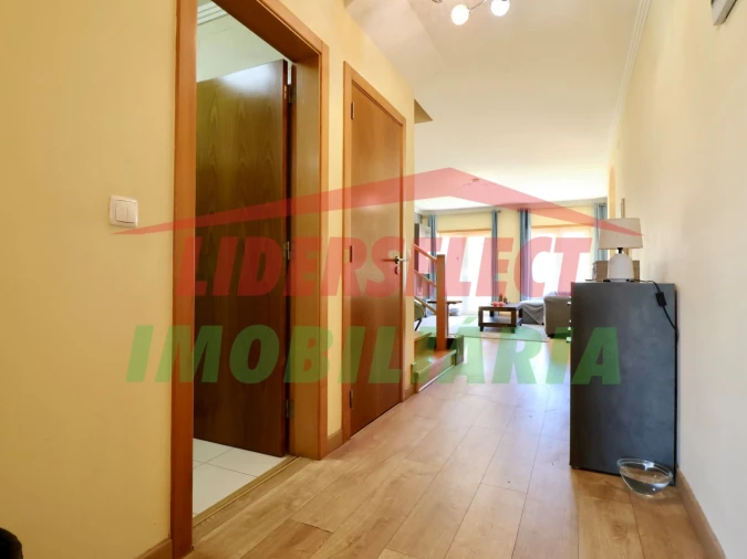 Moradia T3 para Venda em Silveira Foto 11