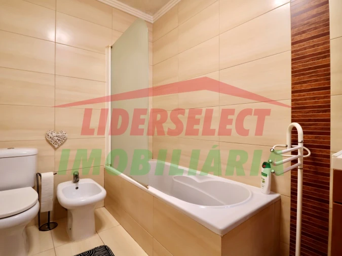 Moradia T3 para Venda em Silveira Foto 25