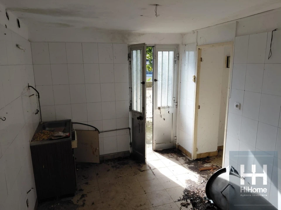 Moradia T1 para Venda em Santo Antonio Foto 8