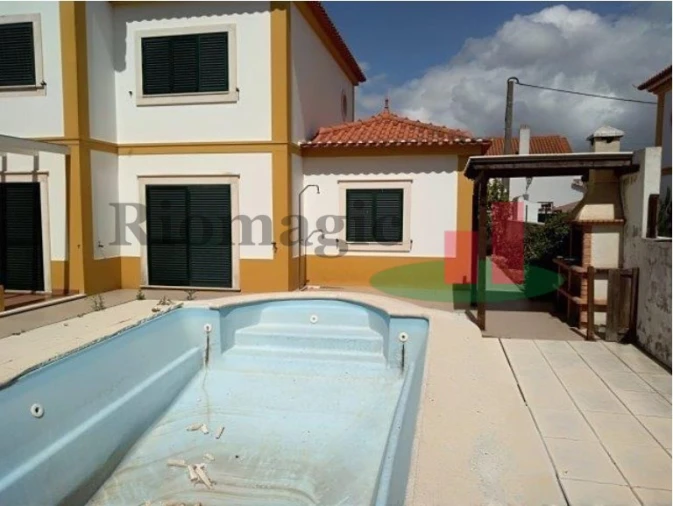 Moradia T3 para Venda em Benavente Foto 10