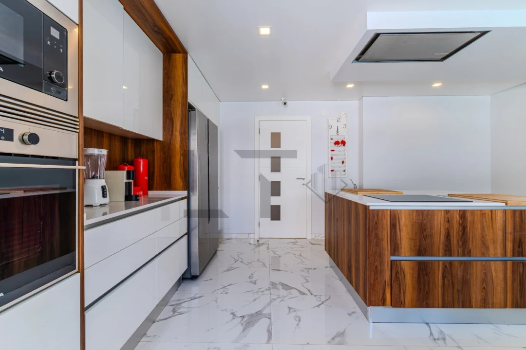 Moradia T4 para Venda em São Domingos de Rana Foto 13