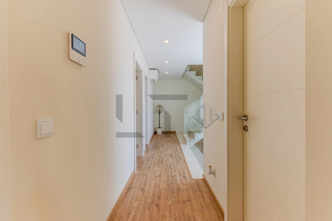 Moradia T4 para Venda em São Domingos de Rana Foto 20