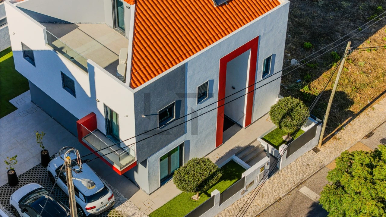 Moradia T4 para Venda em São Domingos de Rana Foto 49