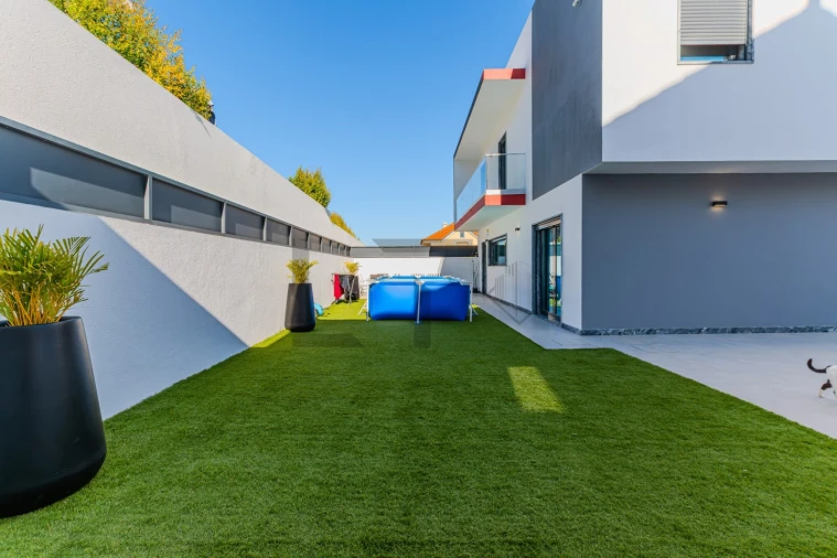 Moradia T4 para Venda em São Domingos de Rana Foto 5