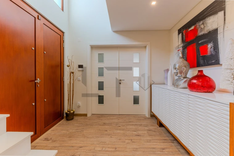 Moradia T4 para Venda em São Domingos de Rana Foto 6