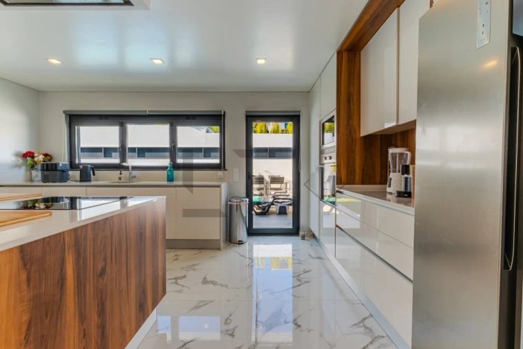 Moradia T4 para Venda em São Domingos de Rana Foto 15