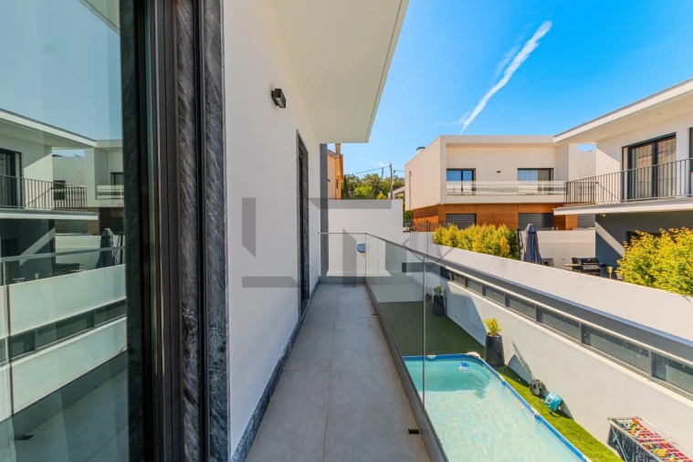 Moradia T4 para Venda em São Domingos de Rana Foto 37