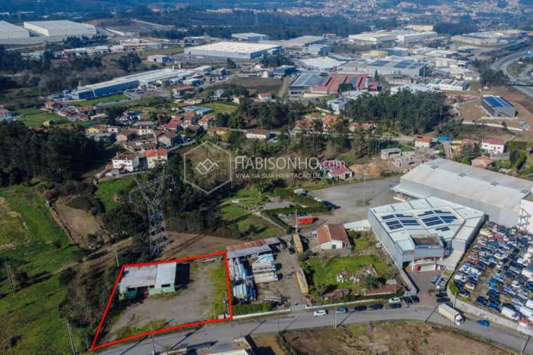Terreno Comércio / Armazém para Venda em Recarei Foto 3