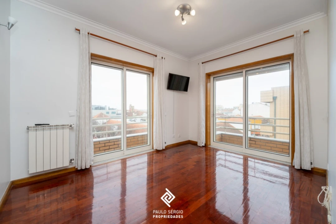 Apartamento T3 para Arrendamento em Espinho Foto 10