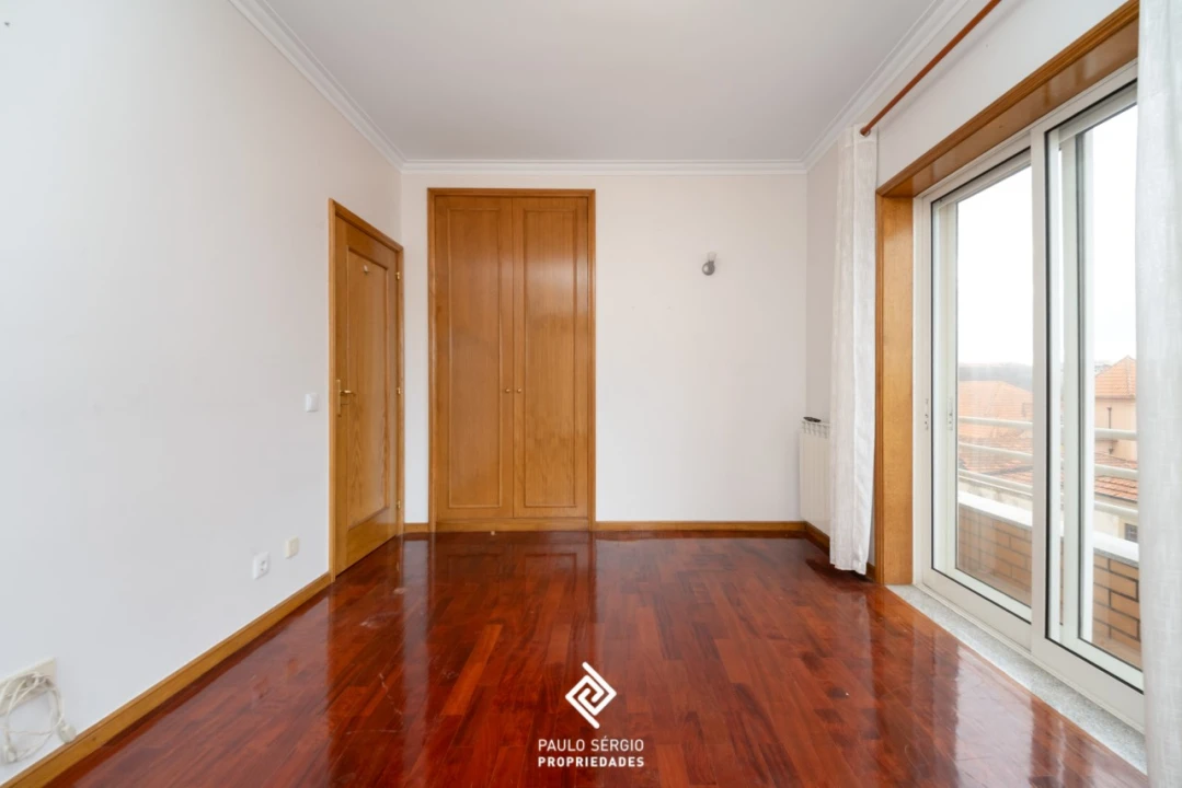 Apartamento T3 para Arrendamento em Espinho Foto 11