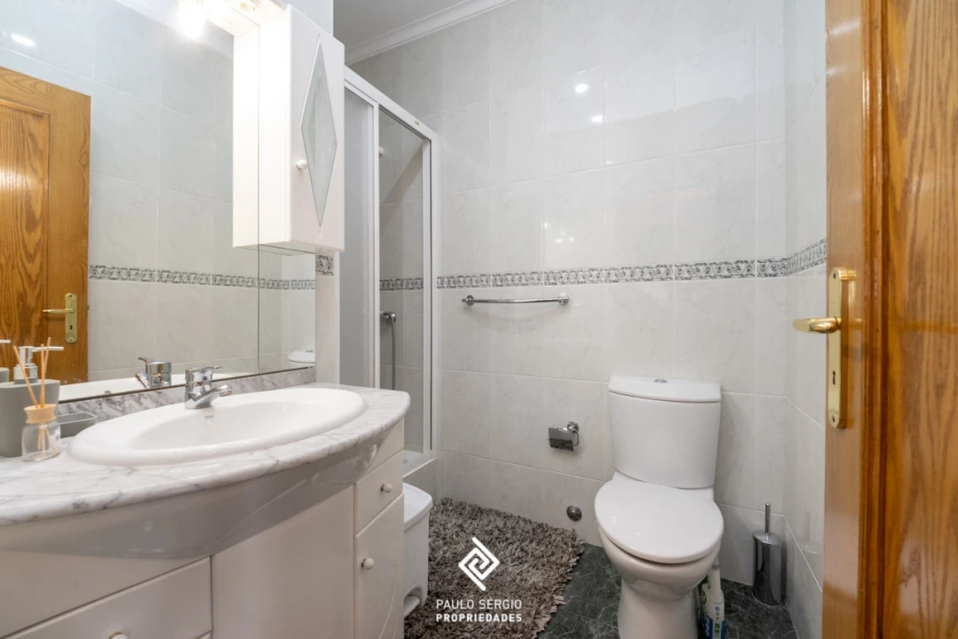 Apartamento T3 para Arrendamento em Espinho Foto 14