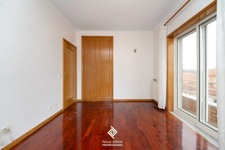 Apartamento T3 para Arrendamento em Espinho Foto 11