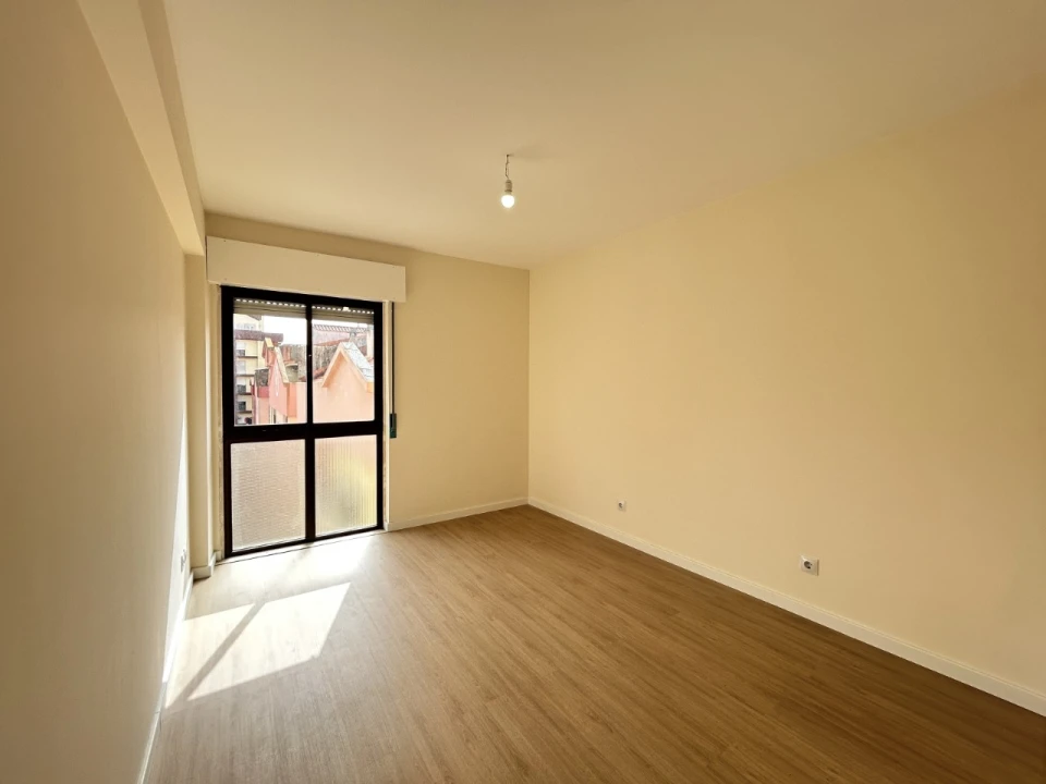 Apartamento T2 para Venda em Algueirão-Mem Martins Foto 11