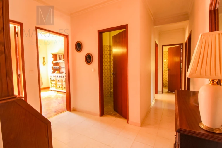 Apartamento T3 para Venda em Laranjeiro e Feijó Foto 1