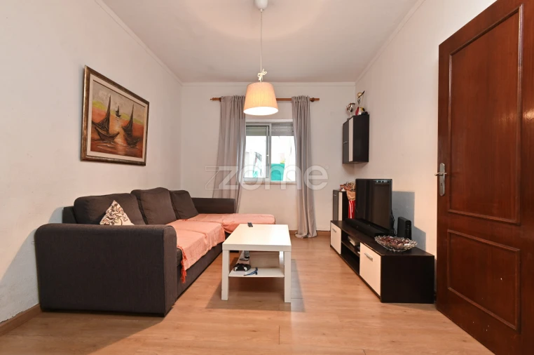 Moradia T6 para Venda em São Domingos de Rana Foto 1