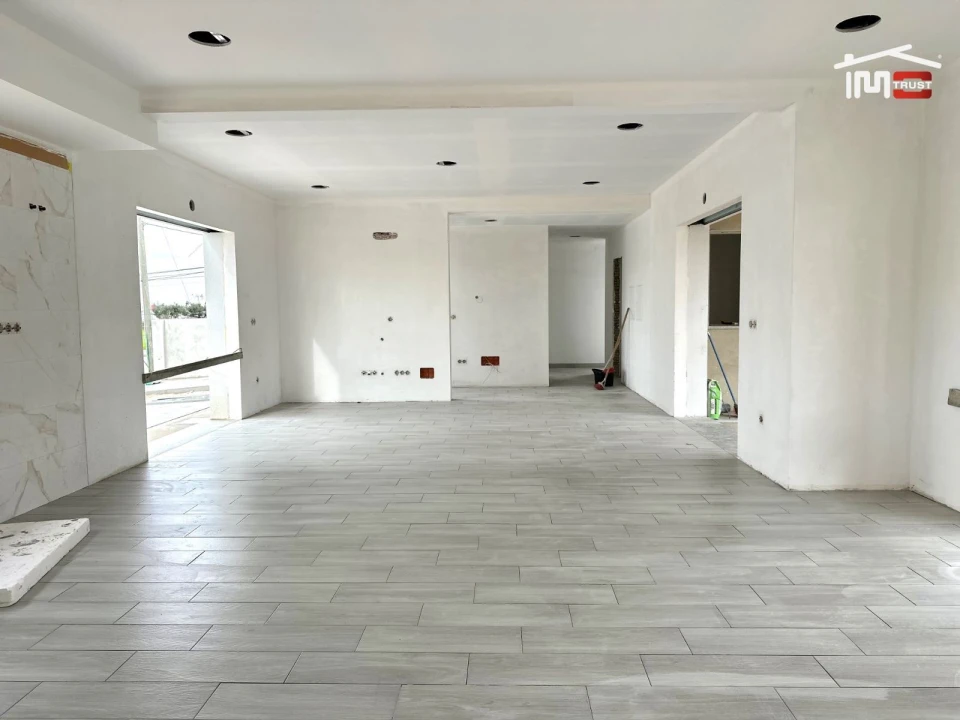 Moradia T4 para Venda em Atalaia e Alto Estanqueiro-Jardia Foto 7