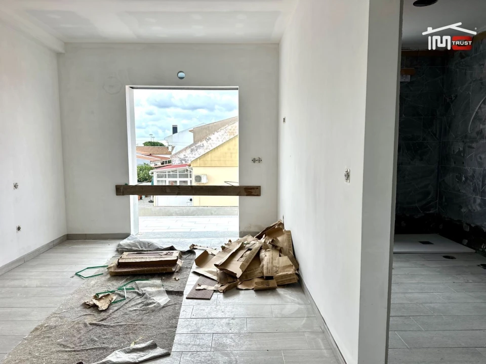 Moradia T4 para Venda em Atalaia e Alto Estanqueiro-Jardia Foto 17