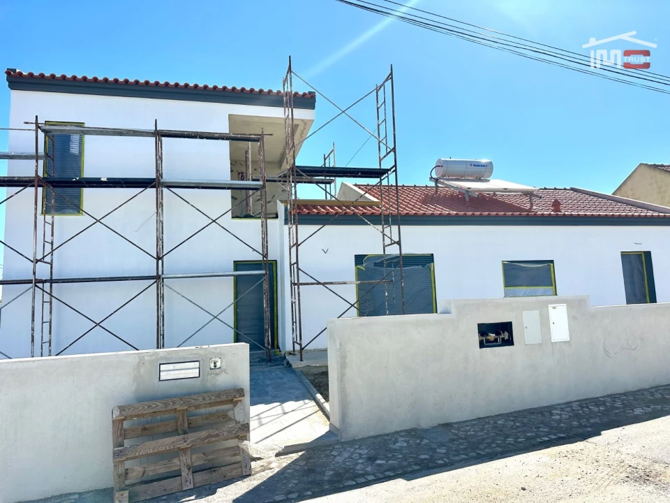 Moradia T4 para Venda em Atalaia e Alto Estanqueiro-Jardia Foto 3