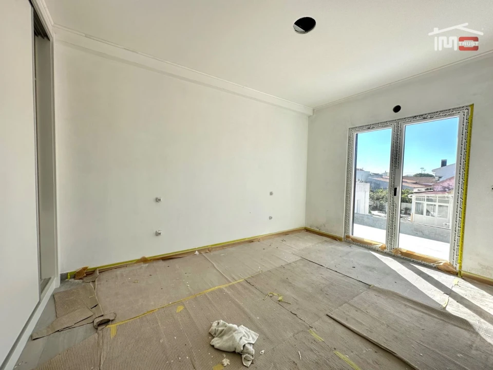 Moradia T4 para Venda em Atalaia e Alto Estanqueiro-Jardia Foto 32