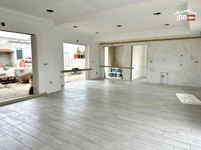 Moradia T4 para Venda em Atalaia e Alto Estanqueiro-Jardia Foto 8