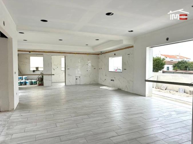 Moradia T4 para Venda em Atalaia e Alto Estanqueiro-Jardia Foto 9