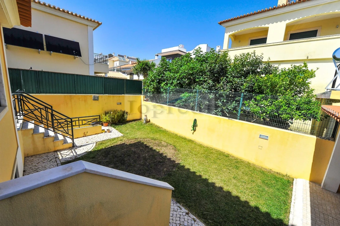 Moradia T3 para Venda em São Domingos de Rana Foto 4