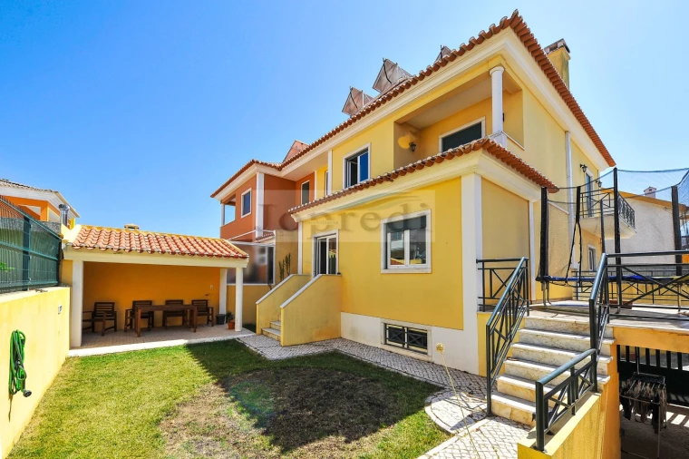 Moradia T3 para Venda em São Domingos de Rana Foto 1