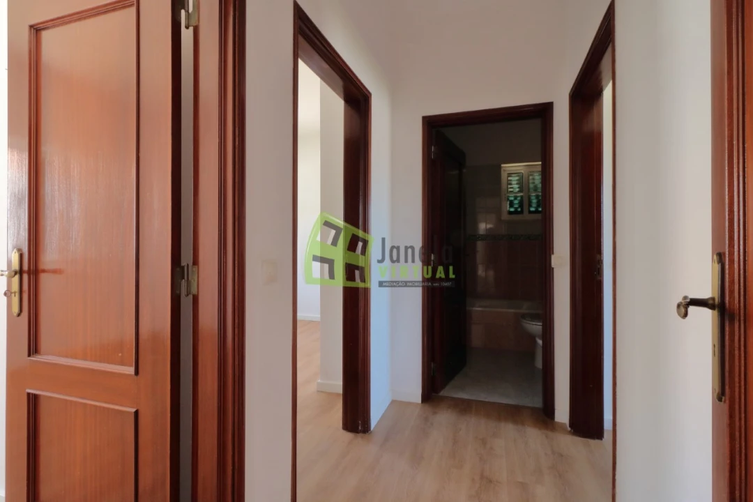 Moradia T4 para Venda em Quinta do Anjo Foto 17