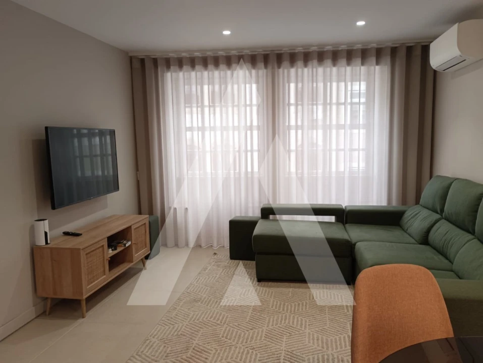 Apartamento T3 para Arrendamento em Sé Nova, Santa Cruz, Almedina e São Bartolomeu Foto 5