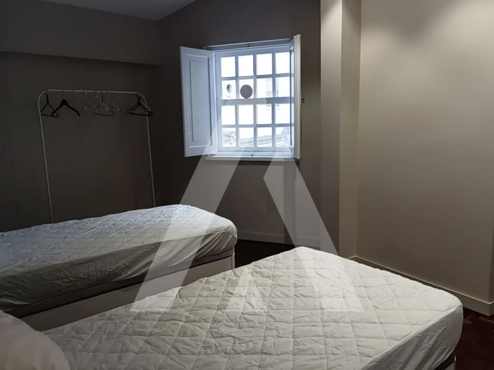 Apartamento T3 para Arrendamento em Sé Nova, Santa Cruz, Almedina e São Bartolomeu Foto 16