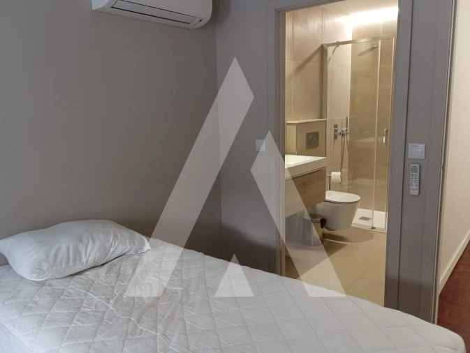 Apartamento T3 para Arrendamento em Sé Nova, Santa Cruz, Almedina e São Bartolomeu Foto 19