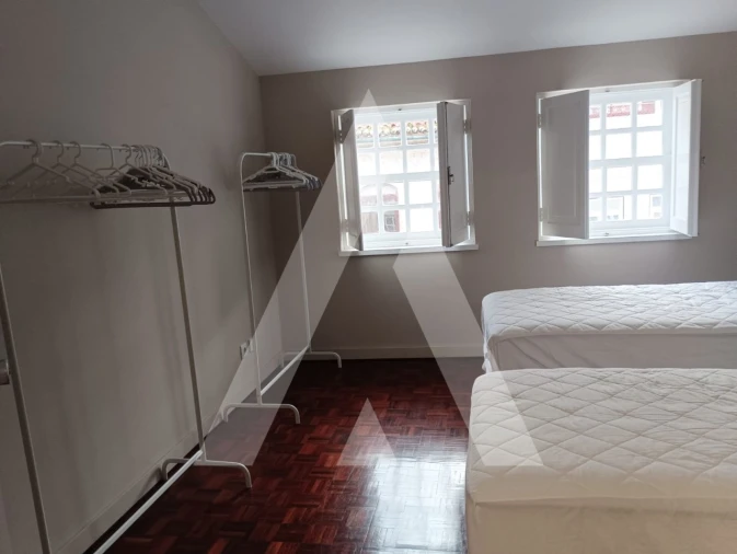 Apartamento T3 para Arrendamento em Sé Nova, Santa Cruz, Almedina e São Bartolomeu Foto 21