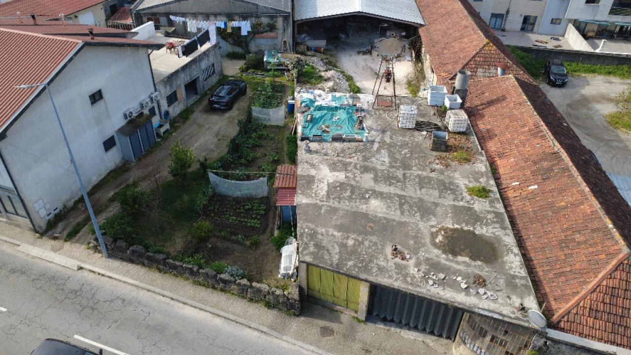 Armazém para Venda em Rebordosa Foto 3