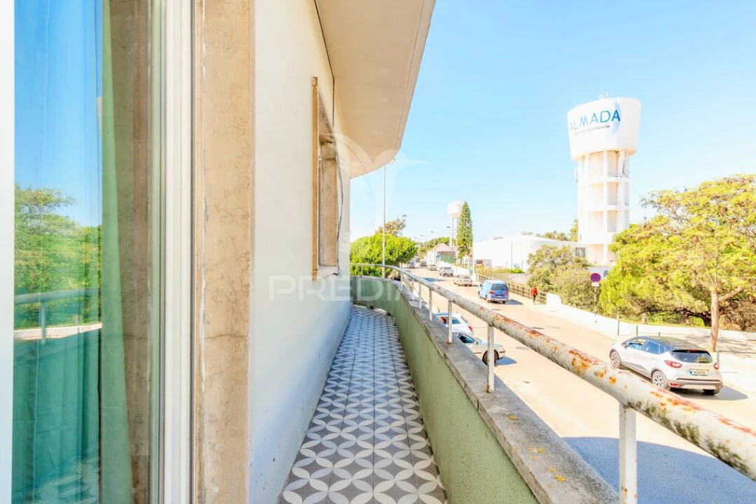 Apartamento T1 para Venda em Laranjeiro e Feijó Foto 14