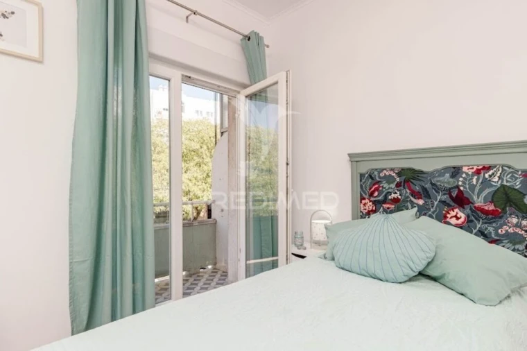 Apartamento T1 para Venda em Laranjeiro e Feijó Foto 4